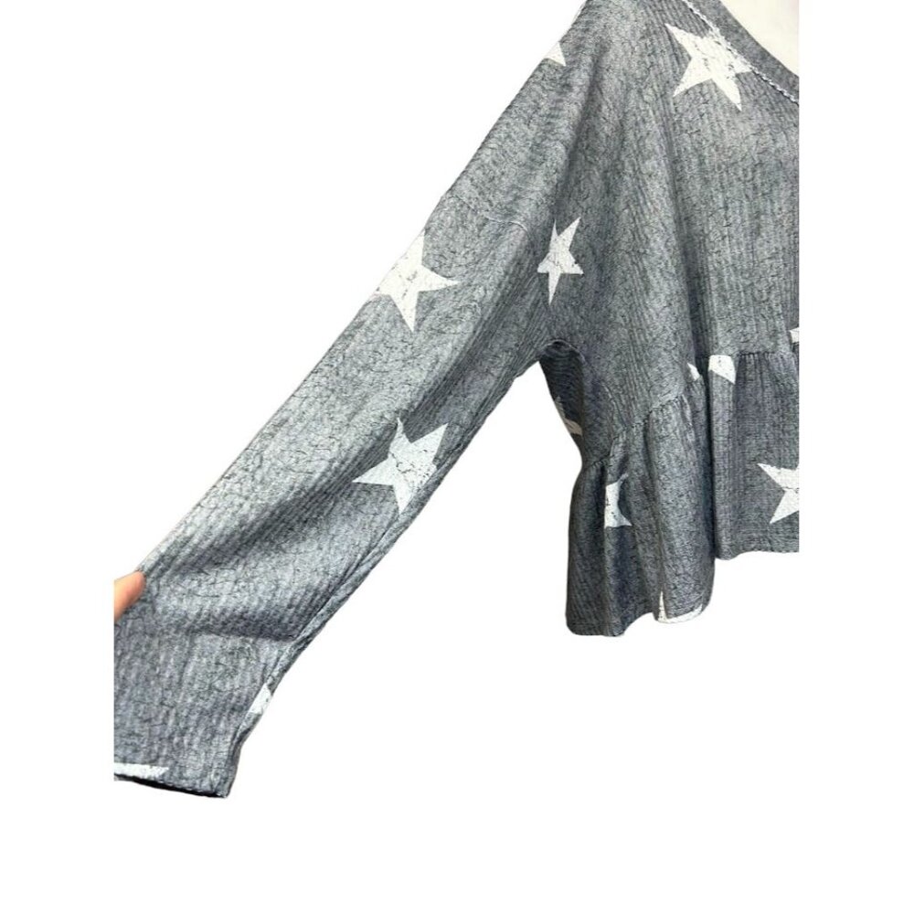 Altar'd State Gray and White Star V-neck Ruffle Bottom Top Size M - Picture 3 of 6